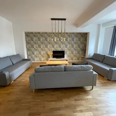 Apartment Boutique - Old Town 120m2 - Private Underground Parking - *