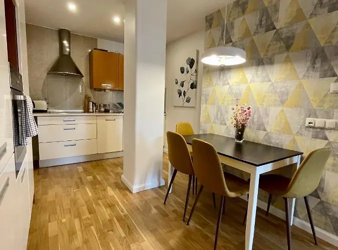 Boutique - Old Town 120m2 - Private Underground Parking - *